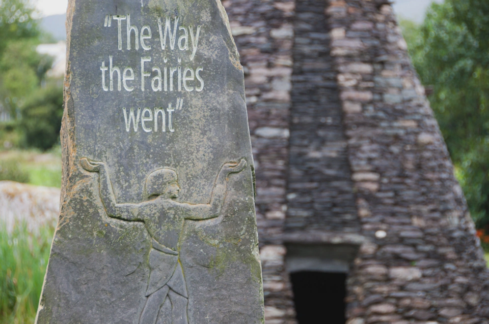 And to top it all: “The Way the Fairies Went”. This sign marked the entrance to a small area where three ziggurats and several little paths invited you to take a walk through Irish imagination.