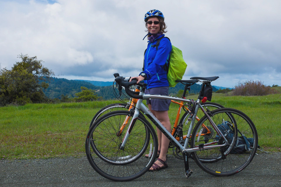 Loes happy with her new and first road bike, mixed feelings about the guide.