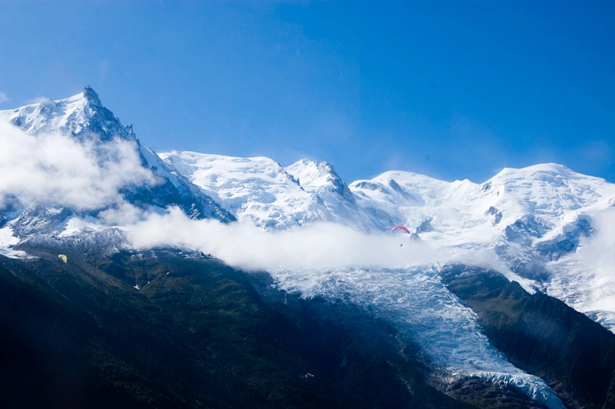 Cogimos dos teleféricos que nos llevaron al punto más alto de Brevent desde donde se podía mirar a los ojos a su amigo Mont Blanc en el lado opuesto del valle.