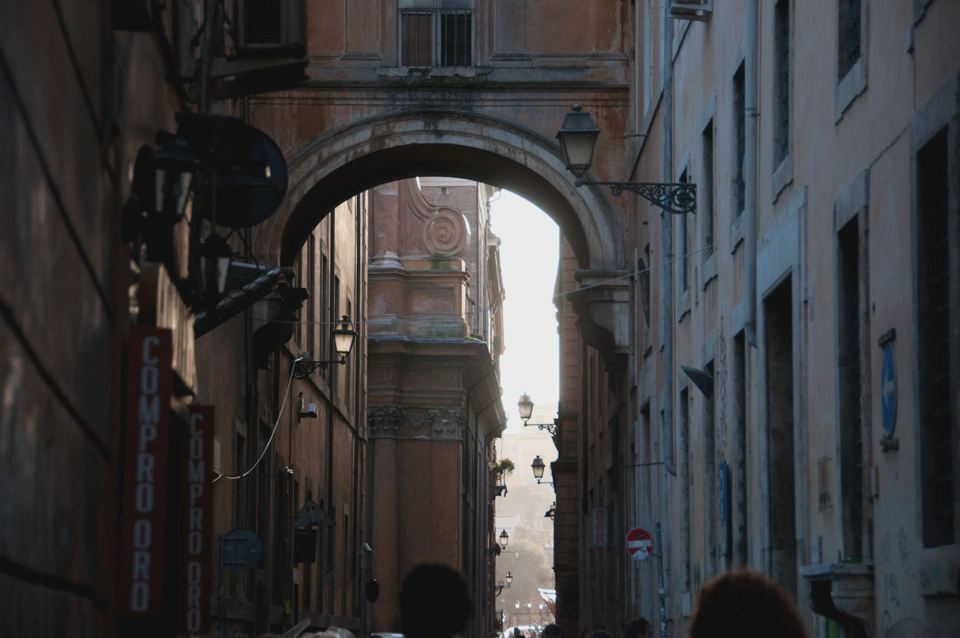 At some point while navigating through the city and just by chance we looked to our right and we found this. The atmosphere was wonderful and I think it’s the photo I love the most of the thousands that I have taken so far.