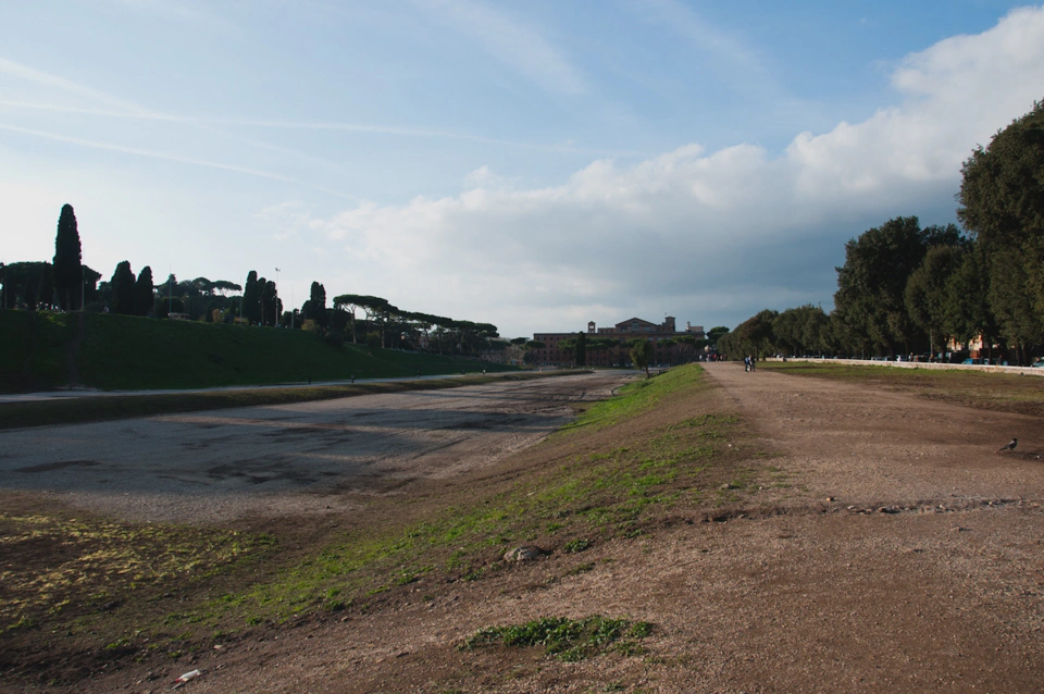 track-circus-maximus-rome.webp