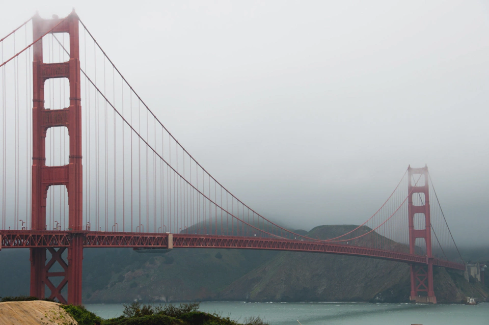 golden-gate-bridge-misty.webp