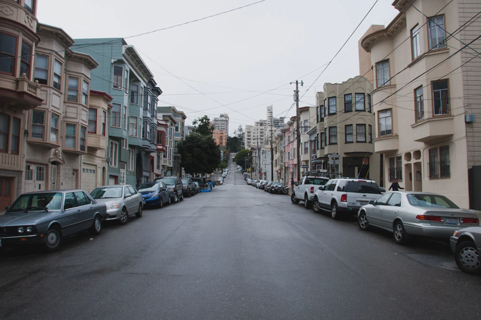 san-francisco-wet-steep-street.webp